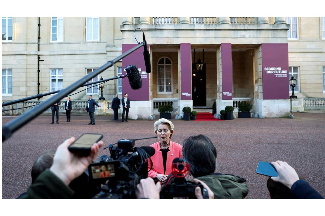 Europa will zur Militärmacht werden EU-Kommissionschefin Ursula von der Leyen will die Aufrüstung in Europa vorantreiben. Dafür hat sie auch bei eine Ukraine-Treffen in London geworben.