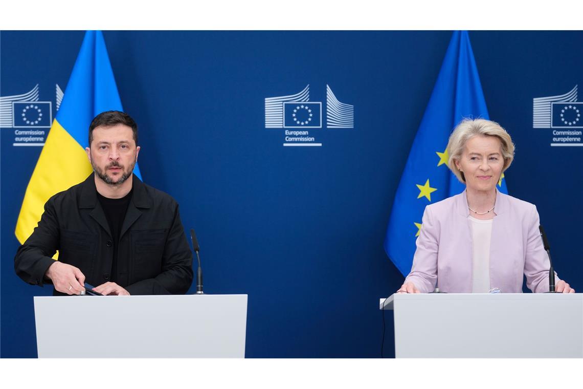 EU-Kommissionspräsidentin Ursula von der Leyen reist am Montag mit.
