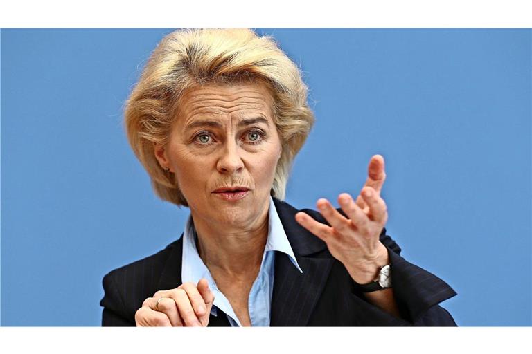 EU-Kommissionspräsidentin Ursula von der Leyen. Um die Industrie in der Energiekrise zu entlasten, erlaubt die EU ihren Mitgliedstaaten vorübergehend höhere Vergünstigungen beim Strompreis .