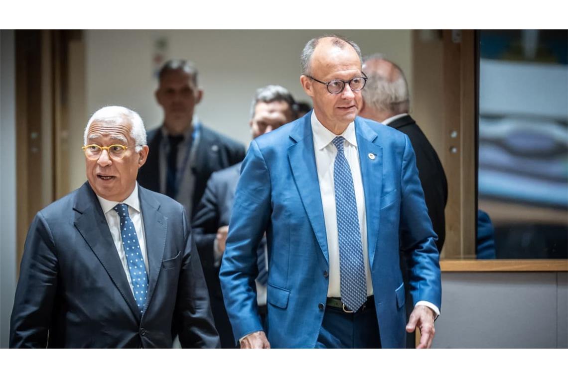 EU-Ratspräsident António Costa (l.) und Bundeskanzler Friedrich Merz haben die Mitgliedstaaten bereits auf zähe Verhandlugnen zum EU-Haushalt 2028 eingestimmt.