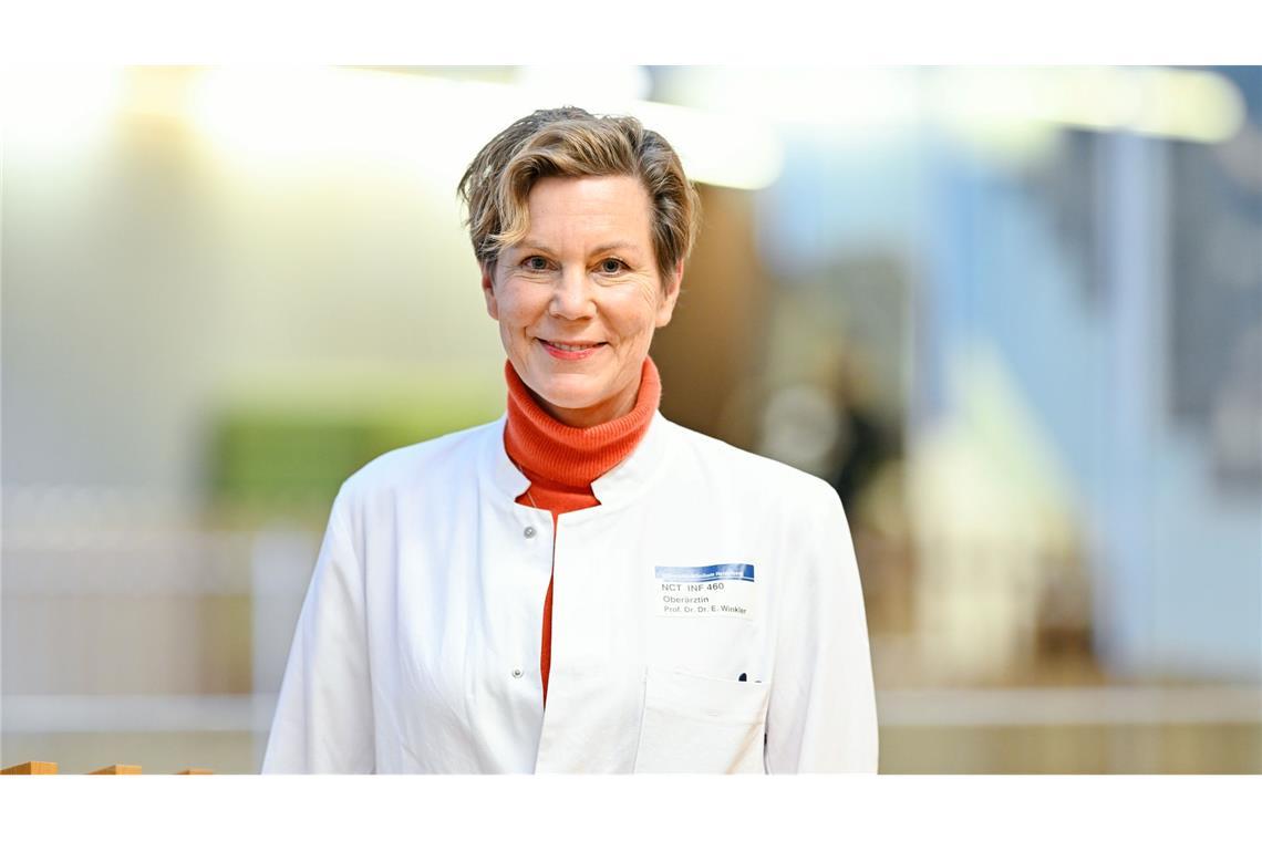 Bluttropfen kann Leben retten: Babyscreening auf Krankheiten Eva Winkler, Geschäftsführende Direktorin des Nationalen Centrums für Tumorerkrankungen (NCT), ist die Sprecherin des Forschungsverbundes für das Projekt New Lives zum Genomischen Neugeborenen-Screening.