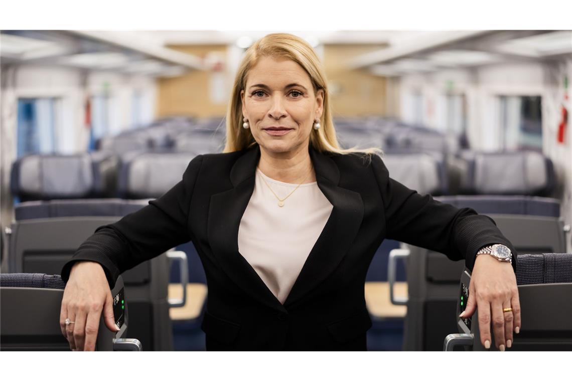 Evelyn Palla hat keine gute Nachrichten für Fahrgäste der Deutschen Bahn.