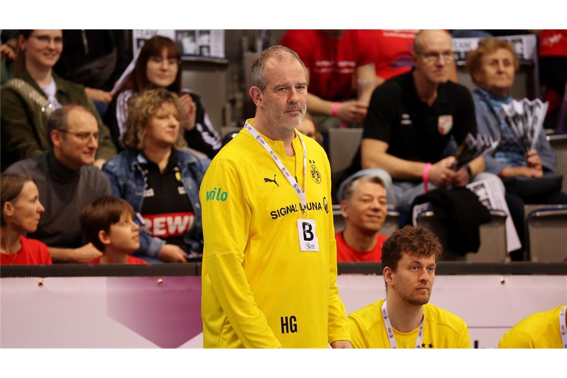 Pokalsieg als vorgezogenes Abschiedsgeschenk für Coach Vestergaard Ex-Bundestrainer Henk Groener verliert mit Dortmund das kleine Finale.