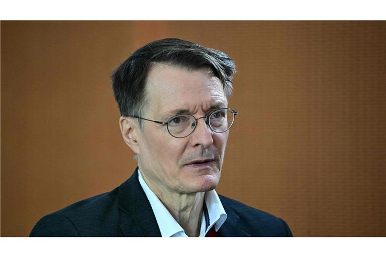 Ex-Gesundheitsminister Karl Lauterbach (SPD) stößt Debatte über Long-Covid-Forschung an.