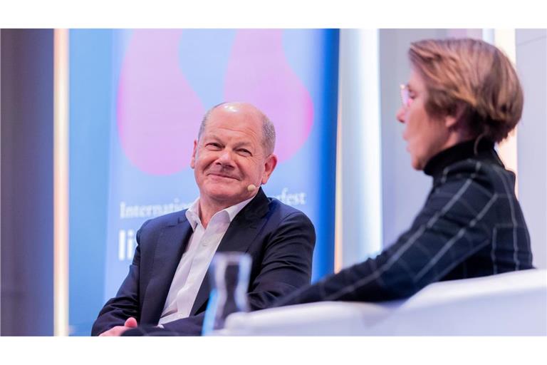 Ex-Kanzler Olaf Scholz hat bei der Lit.Cologne über seine Lesegewohnheiten gesprochen.