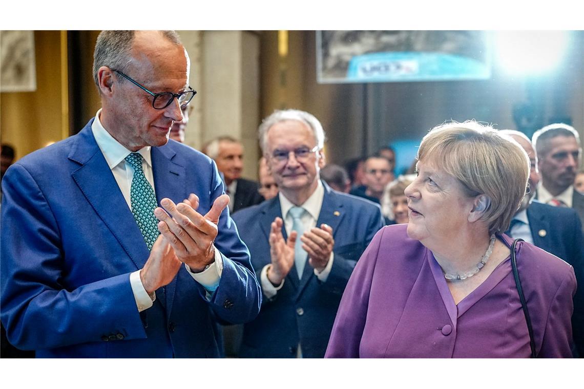 Merkel contra Merz bei Migrations-Wahlkampf Ex-Kanzlerin Merkel distanziert sich mitten im Wahlkampf von Merz. (Archivbild)