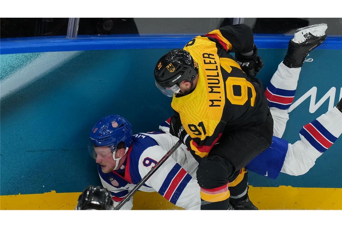 Ex-Kapitän Müller ging im und nach dem Spiel voran.