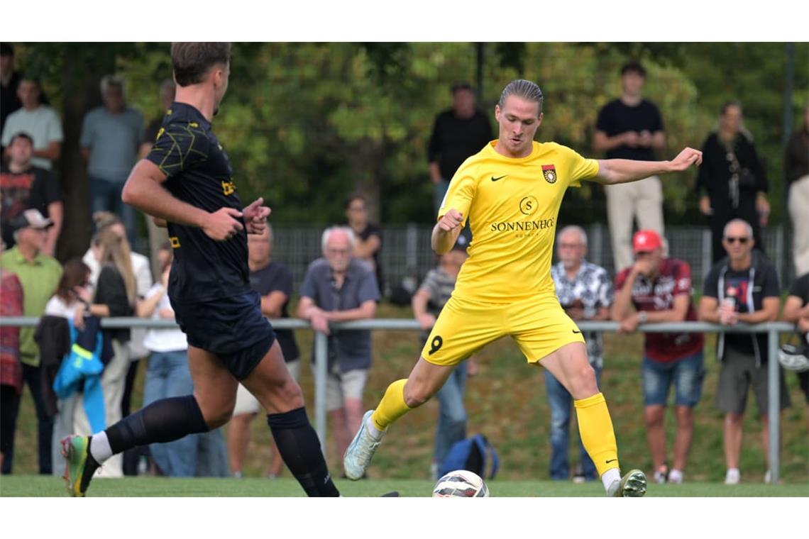 Ex-Kickers-Stürmer Marlon Faß erzielte beim 6:0 von Titelverteidiger SG Sonnenhof Großaspach in Ehningen zwei Tore.