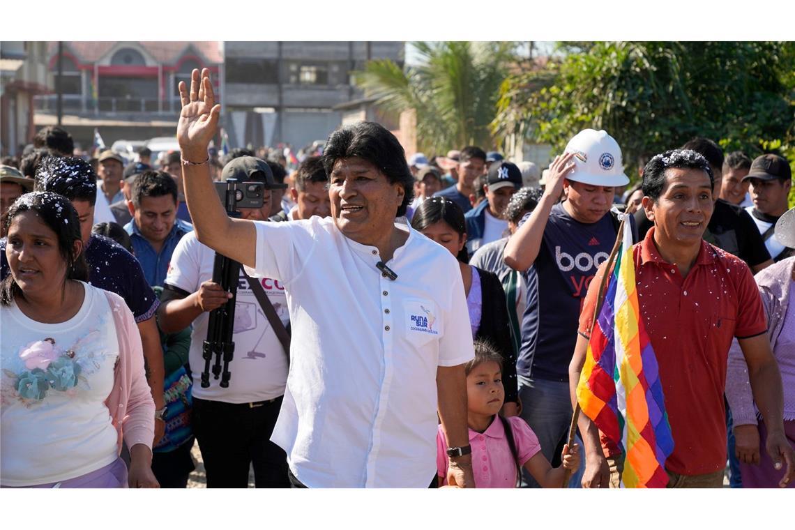 Bolivien: Stichwahl zwischen zwei Oppositionskandidaten Ex-Präsident Evo Morales durfte wegen der verfassungsrechtlichen Amtszeitbegrenzung nicht mehr antreten.