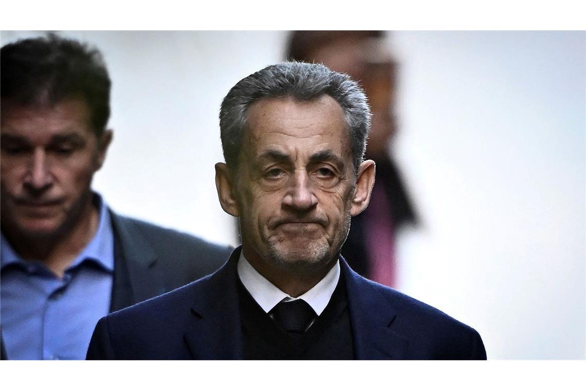 Haft für Ex-Präsident Sarkozy: Was ihn in La Santé erwartet Ex-Präsident Sarkozy hat seine Haft angetreten.