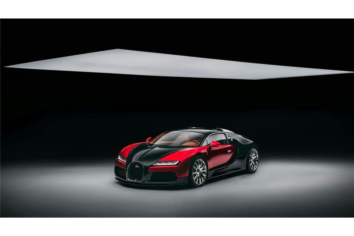 Exklusives Einzelstück: Das schwarz-rote Coupé ist von der Karosserie bis zum Interieur ganz den Wünschen des Kunden angepasst.