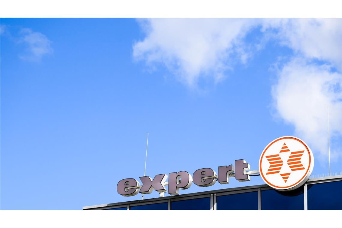 Expert verliert Umsatz – Hoffnung auf neue Impulse Expert betreibt 65 eigene Fachmärkte. Als zweitgrößter Elektronikhändler setzt das Unternehmen auch verstärkt auf Onlinehandel.