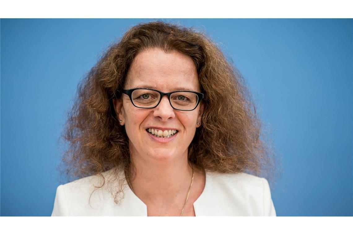 EZB-Direktorin stellt Ende von Zinssenkungen in Aussicht EZB-Direktorin Schnabel stellt ein absehbares Ende der Zinssenkungen in Aussicht (Archivbild)