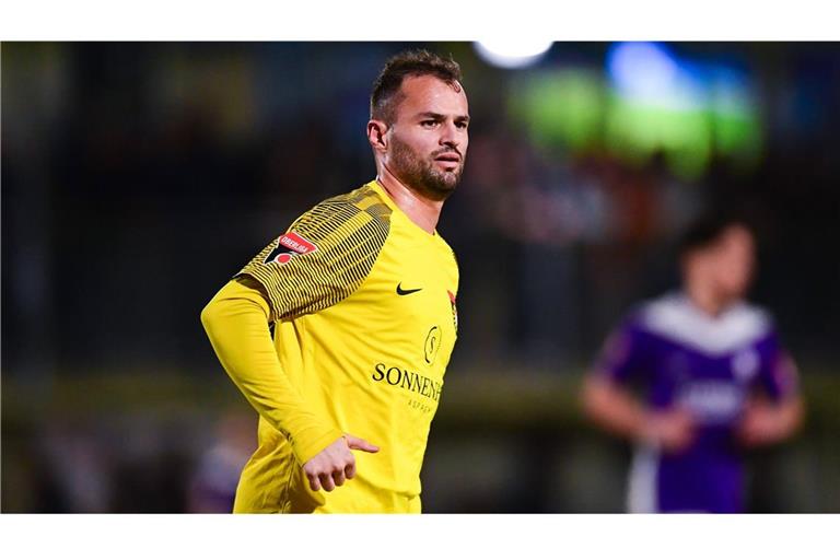 Fabian Eisele traf in der 100. Minute zum 1:0 für die SG Sonnenhof Großaspach – am Ende stand’s gegen die TSG Backnang 3:0.    

IMAGO/Friopics/Silas Schueller