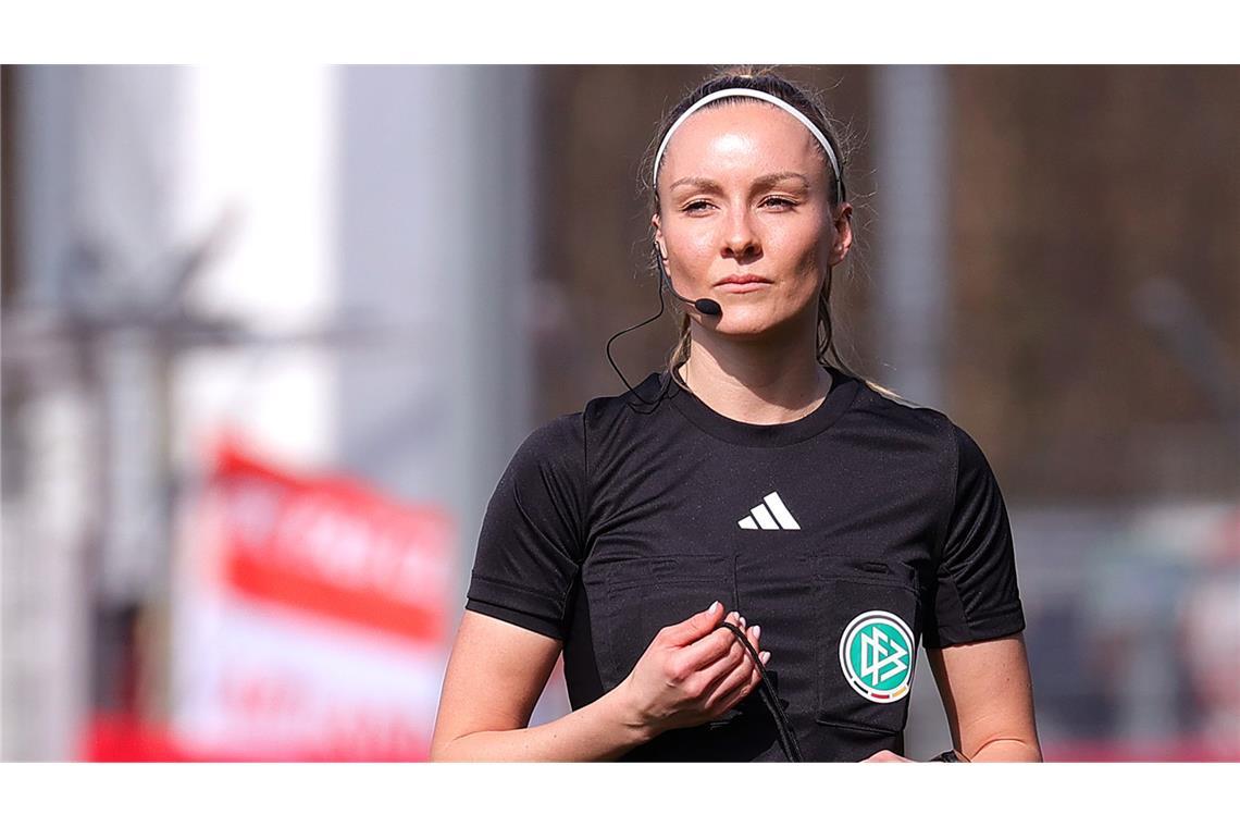 Dem Fußballfest fehlt der gute Schluss Fabienne Michel hatte vor allem in der Endphase keinen einfachen Job.