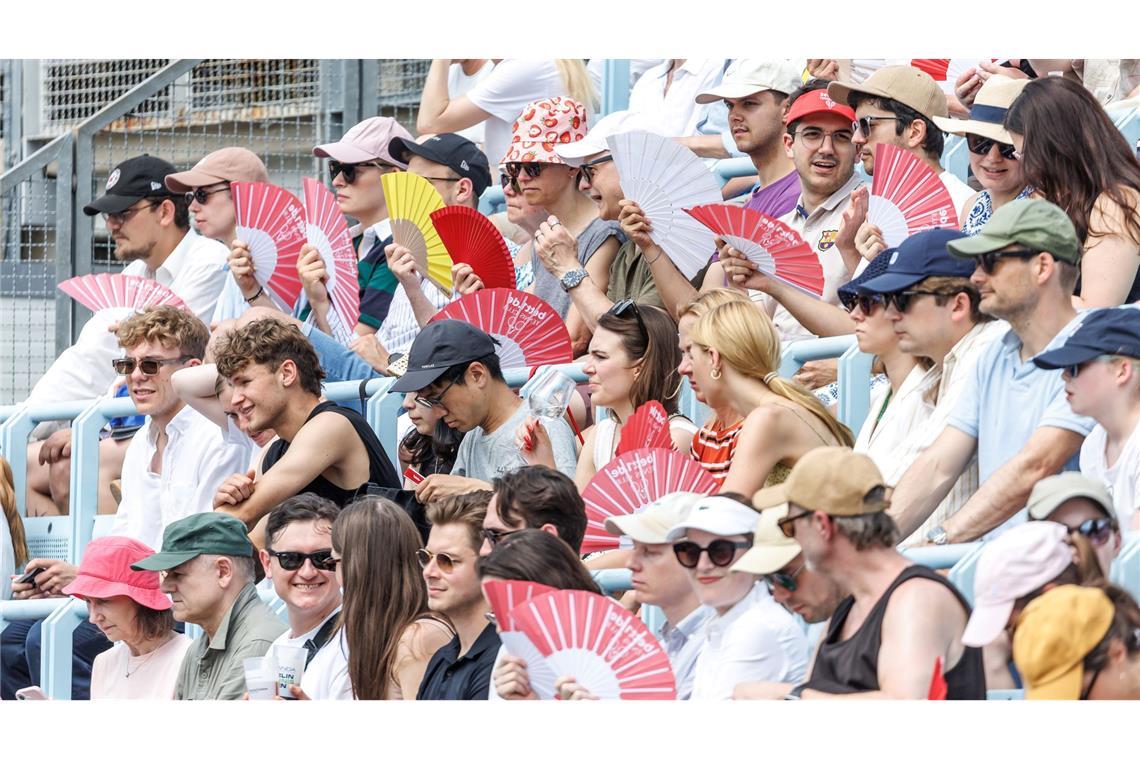 Fächer waren beim Tennis-Turnier im Juni in Berlin auf den Zuschauerrängen gefragt.