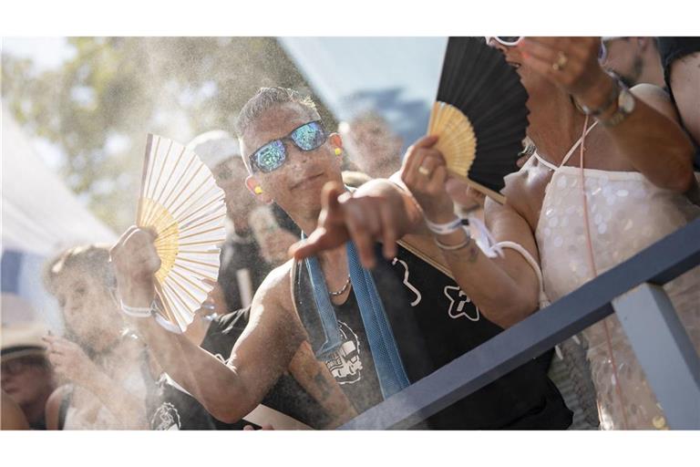 Fächer waren wegen der großen Hitze ein wichtiges Parade-Accessoire.