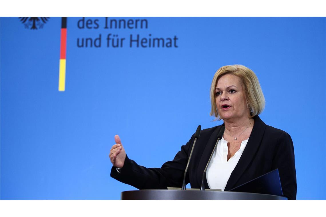 Merz will Asyl-Verschärfungen durchsetzen Faeser zweifelt daran, dass Merz' Vorschläge rechtskonform sind.