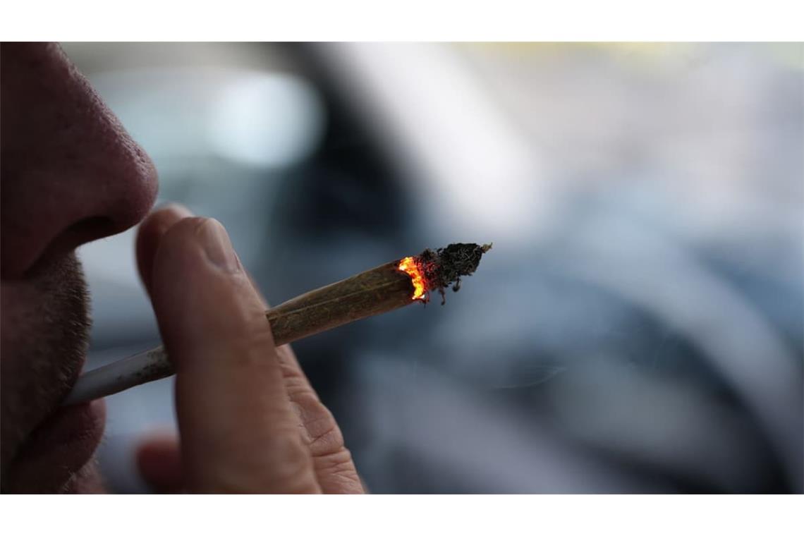 Fahrten unter Cannabis-Einfluss können gefährlich sein. (Symbolbild)