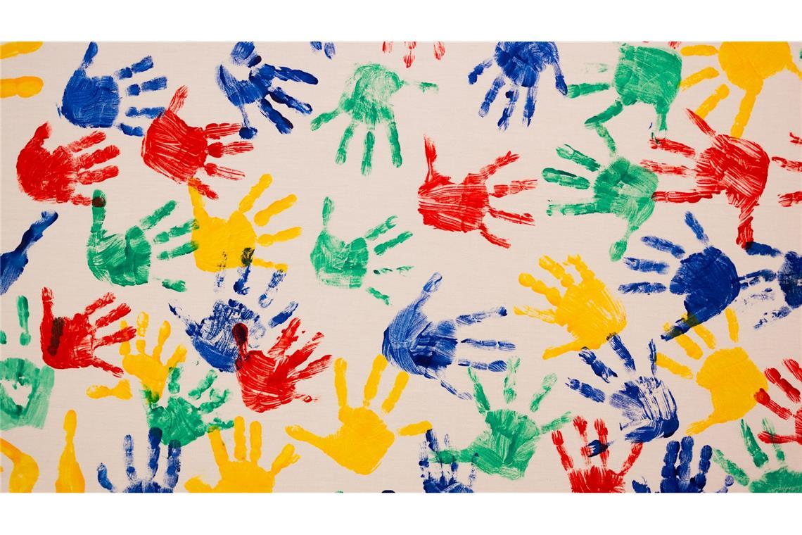 Etwa jedes vierte Kind wächst in kinderreicher Familie auf Familien mit Einwanderungsgeschichte haben doppelt so oft drei oder mehr Kinder als Familien ohne Einwanderungsgeschichte. (Symbolbild)