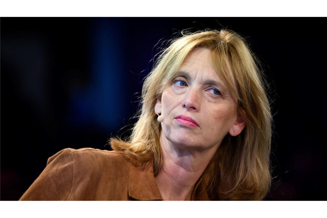 Familienministerin Karin Prien will den Mutterschutz für Selbstständige verbessern.