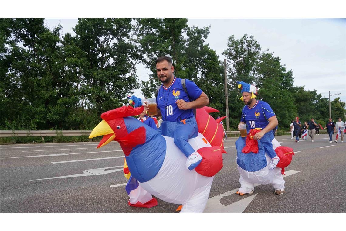 Fanmarsch der Franzosen zum Stadion