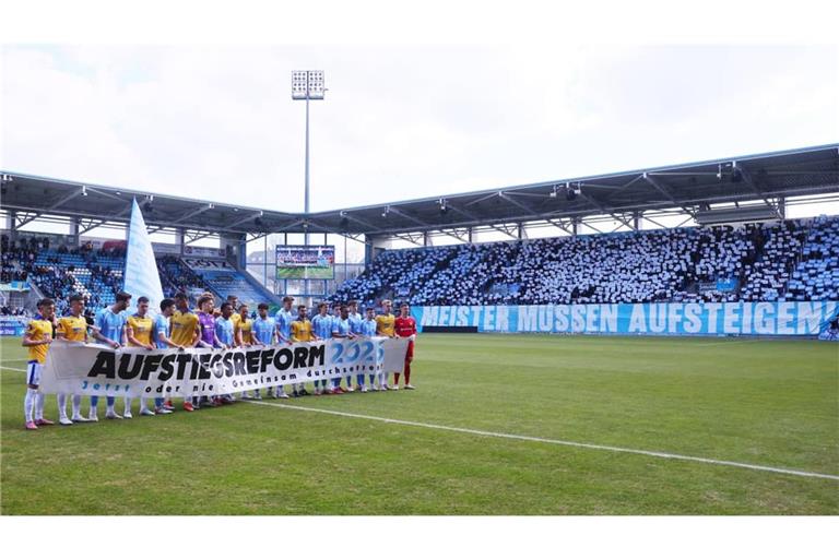 Fans und Spieler des Chemnitzer FC positionieren sich zur geplanten Regionalligareform.