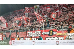 Fans von Rot-Weiss Essen beim Heimspiel gegen Schweinfurt am vergangenen Sonntag.