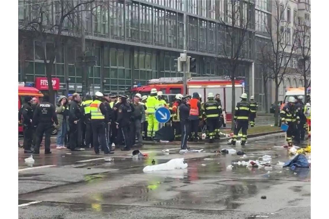 Mutter und Tochter nach Anschlag gestorben Fast 40 Menschen wurden bei dem mutmaßlichen Anschlag verletzt.