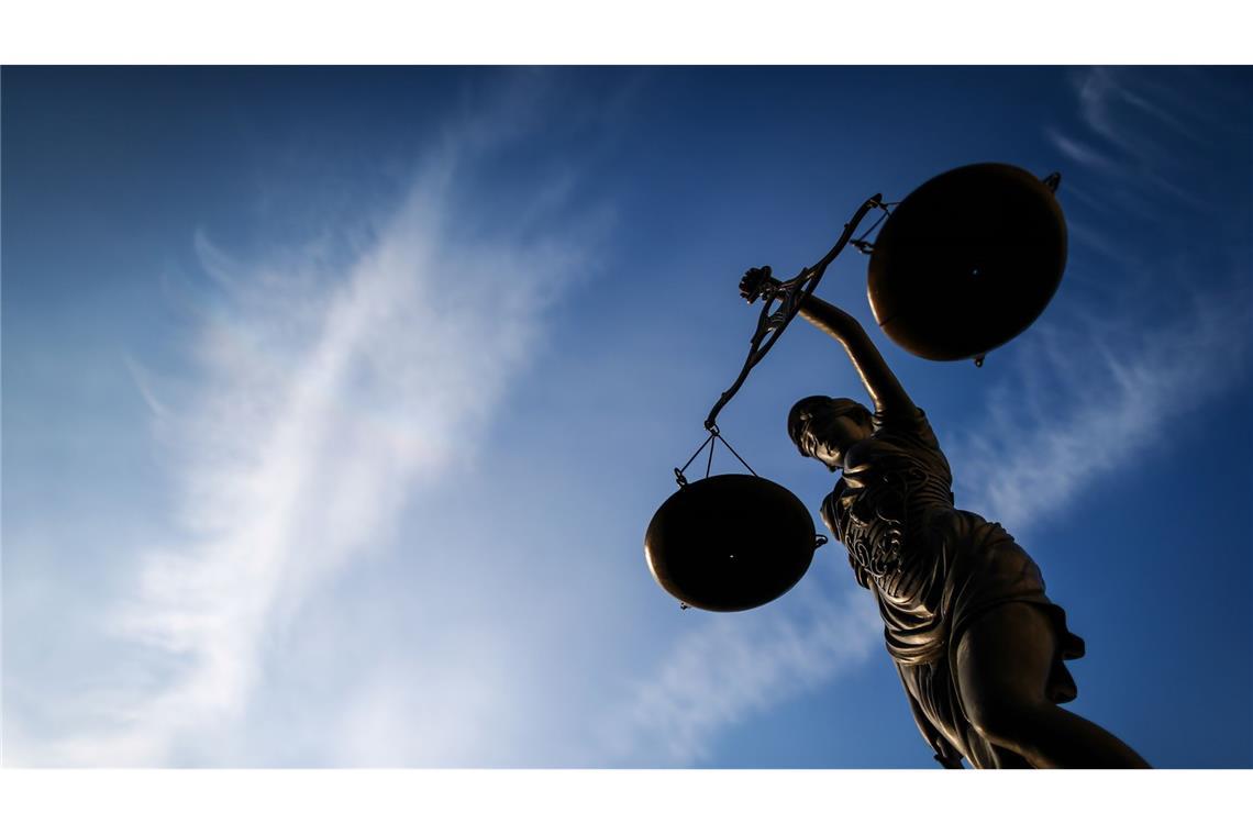 Fast sieben Jahre nach dem Tod der 13-jährigen Emily auf einer Klassenfahrt nach London verhandelt das Düsseldorfer Landgericht über eine Klage gegen das Land NRW (Symbolfoto).