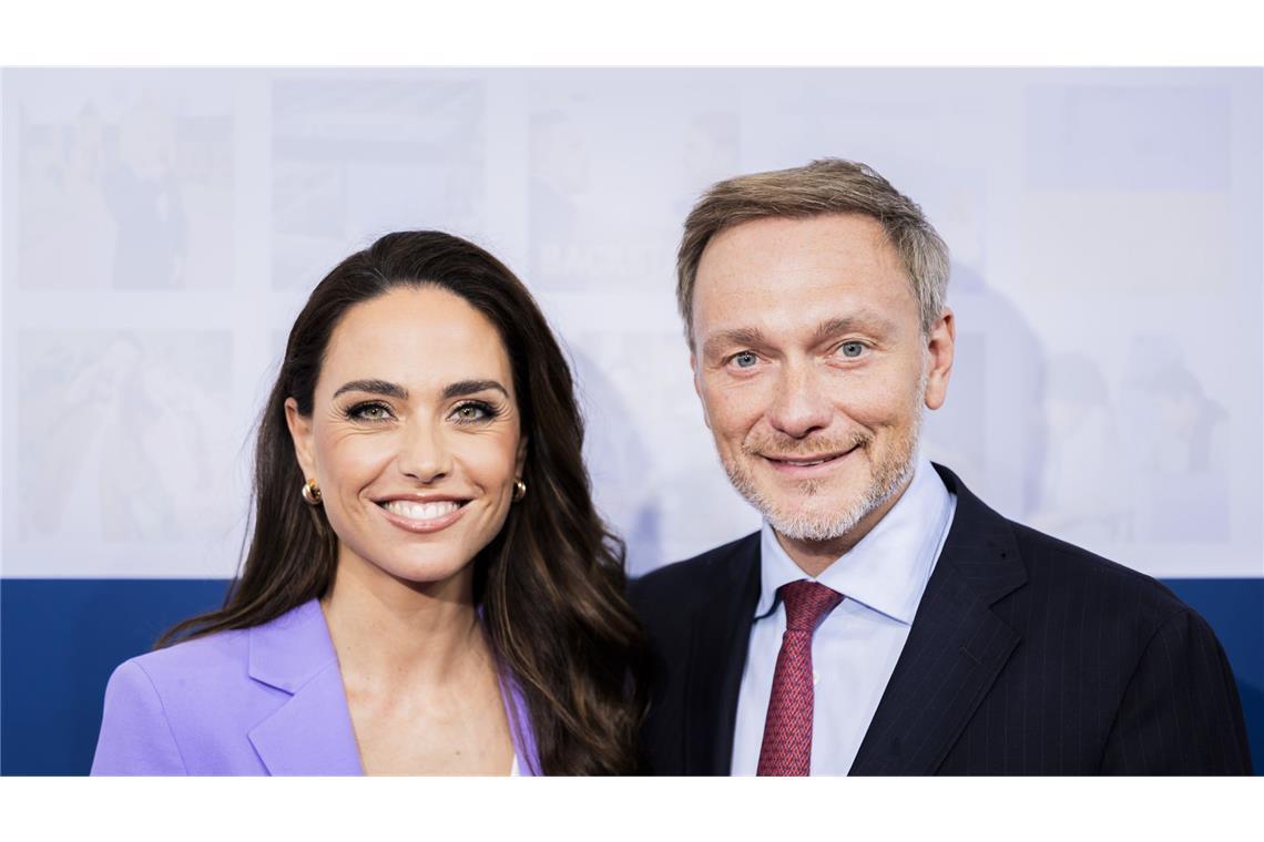 Baby von Lindner und Lehfeldt ist da FDP-Politiker Christian Lindner und seine Frau und Franca Lehfeldt (Archivbild)