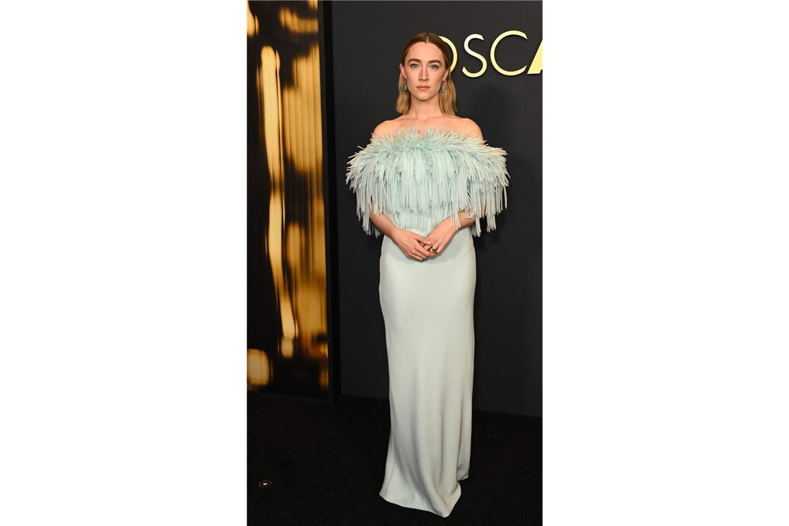 Angelina Jolie hat ihren Sohn dabei – und er sieht aus wie Brad Pitt Fedrig: Saoirse Ronan fiel in diesem mintgrünen Kleid auf.