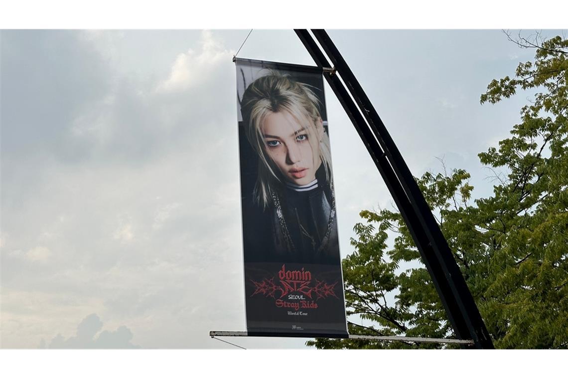 „Stray Kids“-Star nach Autounfall verletzt Felix von "Stray Kids" wurde im Februar 2025 in einen Autounfall verwickelt.