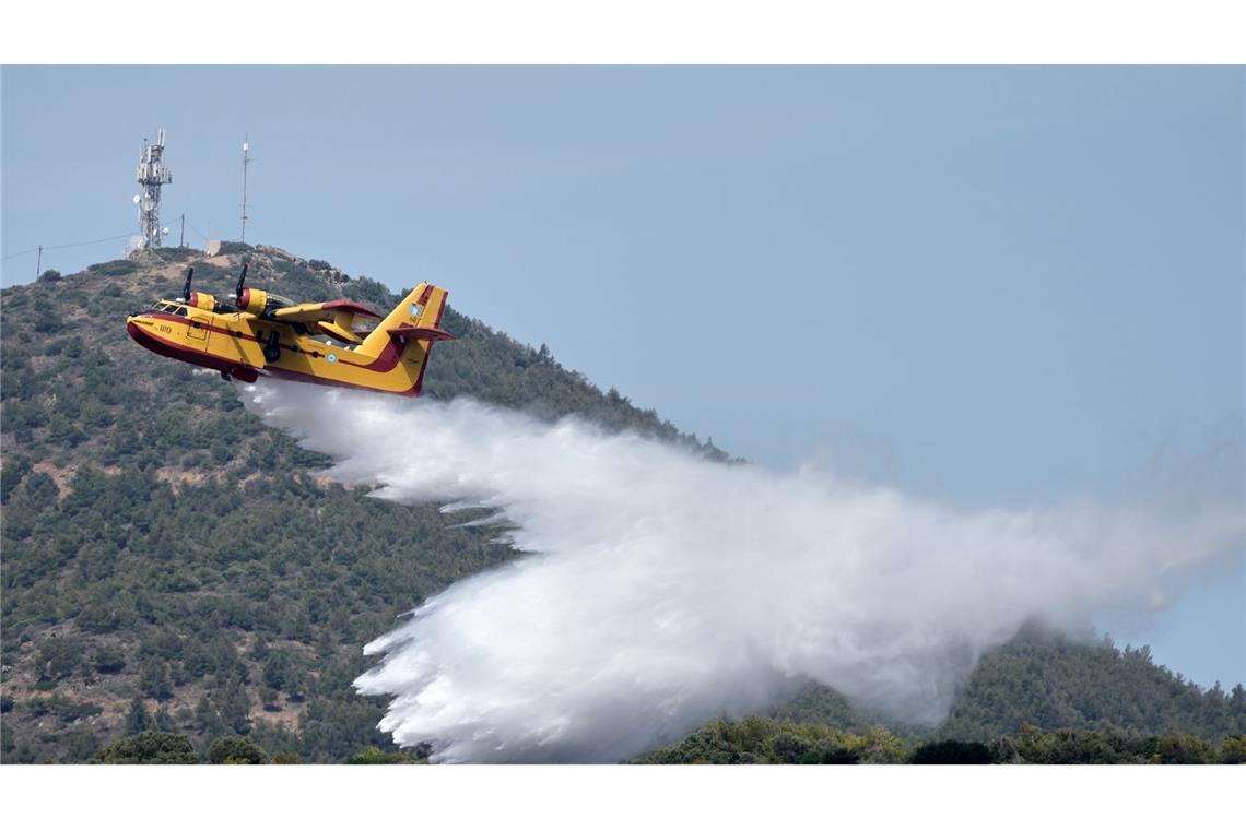 Großbrand tobt auf griechischer Insel - 16 Orte evakuiert Feuer sind in den Sommermonaten auf Griechenland nicht ungewöhnlich. Bei den derzeitigen Bränden auf der Insel Chios vermuten die Behörden Brandstiftung. (Symbolfoto)