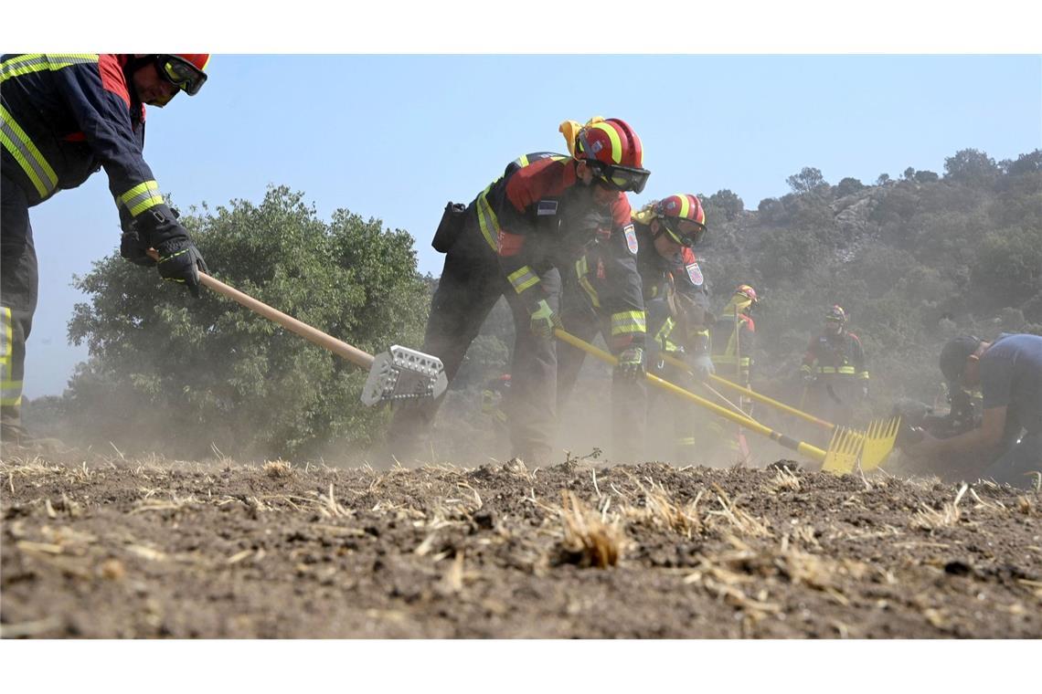 Feuerwehrleute aus Deutschland helfen bei der Bekämpfung der Waldbrände in Spanien.
