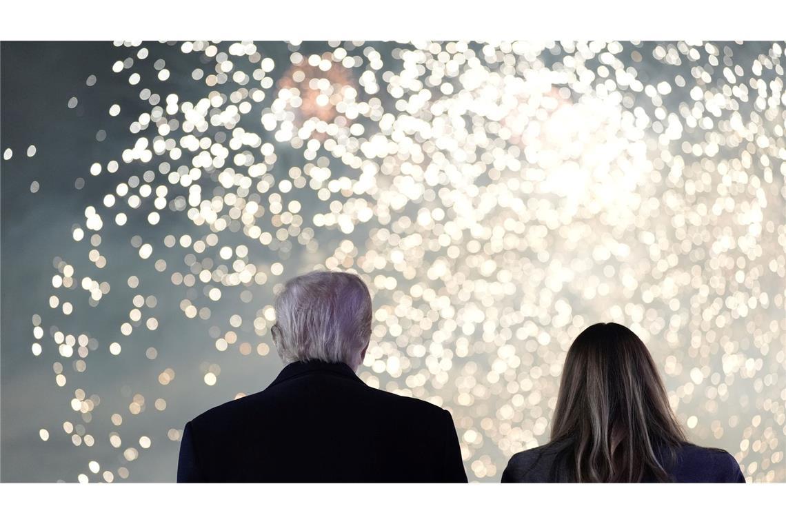 Bilder des Tages Feuerwerk für den designierten US-Präsidenten im im Trump National Golf Club