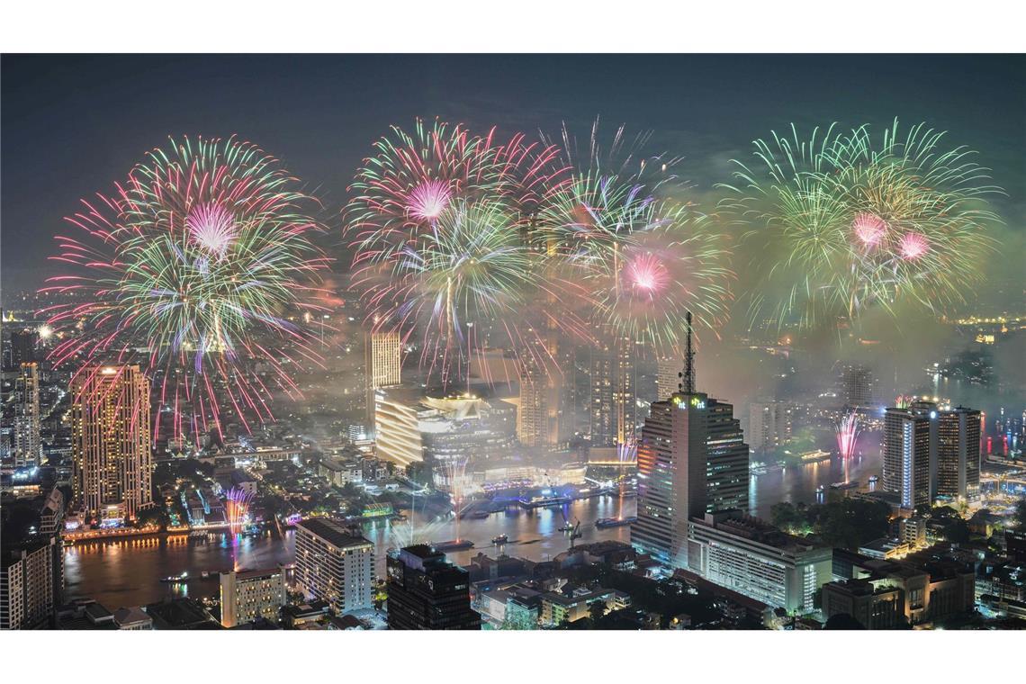 Feuerwerkskörper in Bangkok.