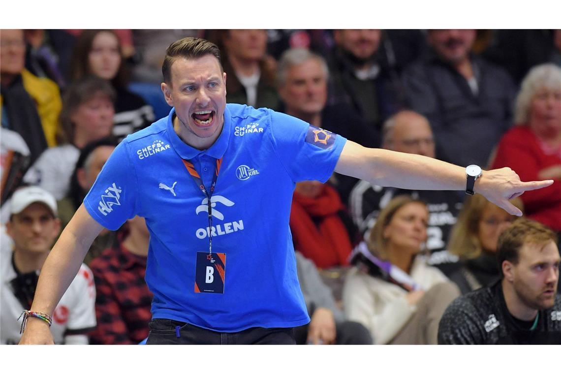 Die 18 Trainer im Fokus der neuen Handball-Bundesliga-Saison Filip Jicha (THW Kiel, 43 Jahre alt): Der Tscheche gewann als Spieler mehrfach die Champions League und wurde 2010 zum Welthandballer gekürt. Seit 2019 steht er als Cheftrainer beim THW Kiel an der Seitenlinie und holte in seiner ersten Saison sofort die Meisterschaft sowie später die Champions-League-Krone. Damit schrieb er Geschichte als einer der wenigen, die diesen Titel sowohl als Spieler als auch als Trainer errangen.