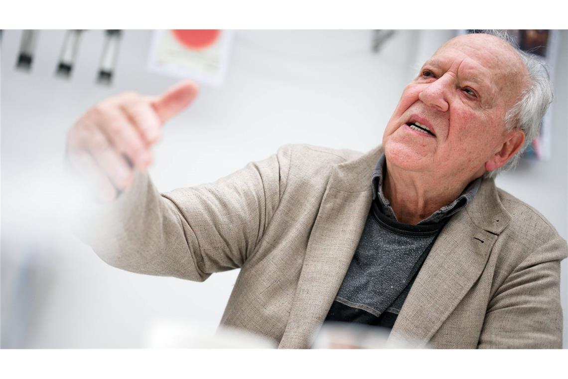 Werner Herzog: halbe Million Follower, aber kein Smartphone Filmregisseur Werner Herzog (83) hat mit seinem Instagram-Account für Aufsehen gesorgt.