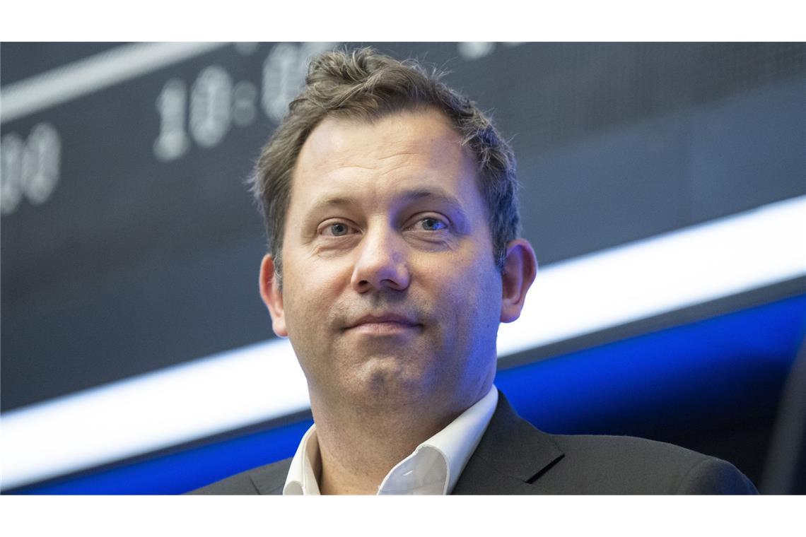Finanzminister Lars Klingbeil (SPD) hat seine Bereitschaft zur Erhöhung der Verteidigungsausgaben erkennen lassen.