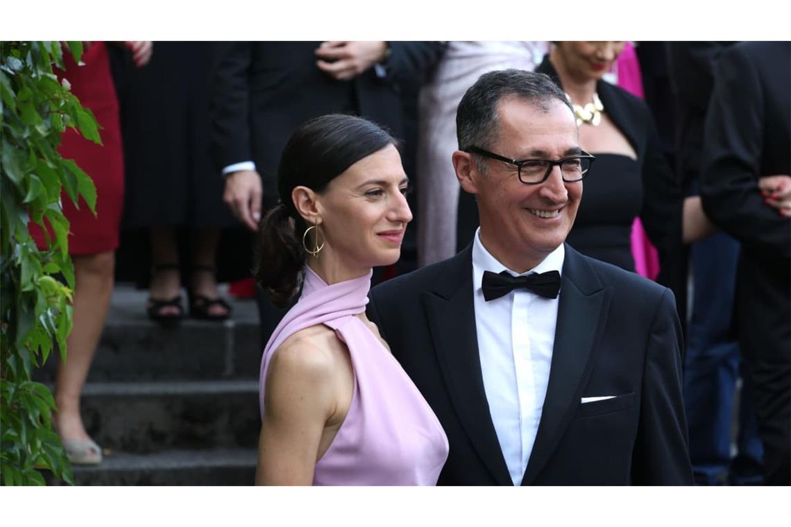 Flavia Zaka, hier im Juli bei der&nbsp;Eröffnung der Richard-Wagner-Festspiele an der Seite ihres Ehemanns Cem Özdemir, hat einen neuen Teilzeit-Job.