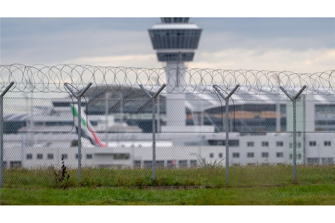 Drohnenalarm in München – zentrale Fragen immer noch offen Flüge wurden wegen der Drohnen umgeleitet.