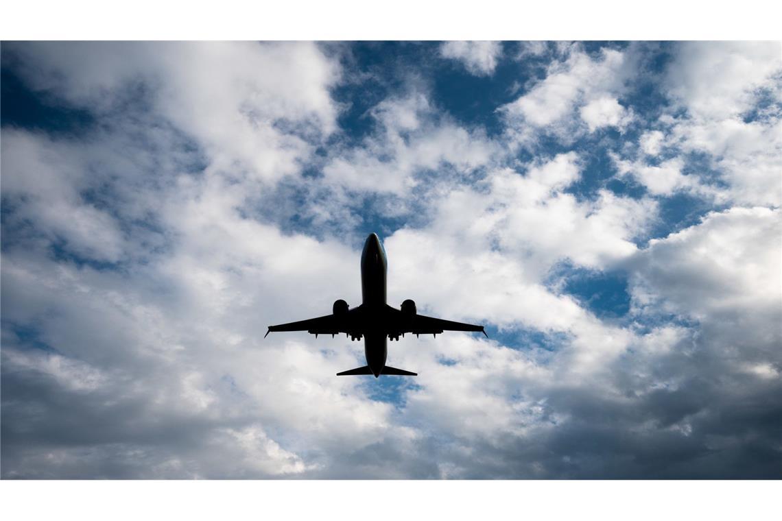 EU-Staaten: Geld erst nach vier Stunden Flugverspätung Fluggäste sollen künftig erst nach vier Stunden Verspätung entschädigt werden. (Symbolbild)