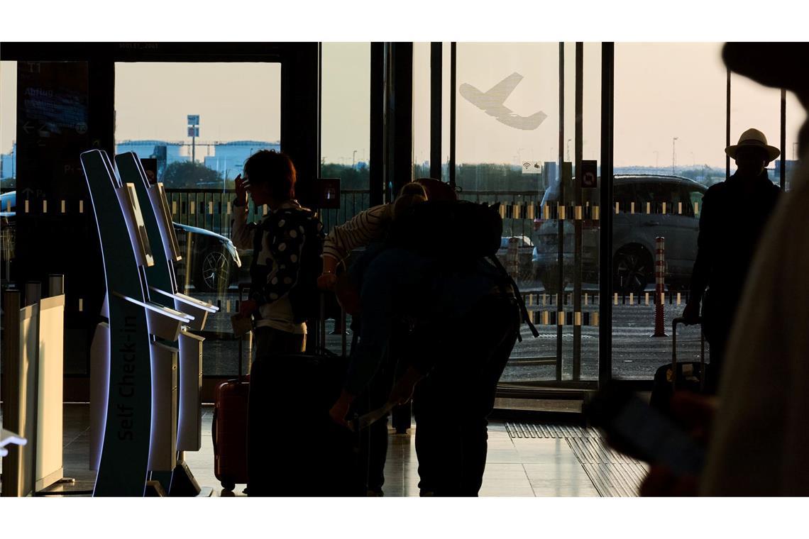 IT-System am Flughafen BER könnte bis Sonntag wieder laufen Fluggästen wird empfohlen, online einzuchecken (Archivbild).