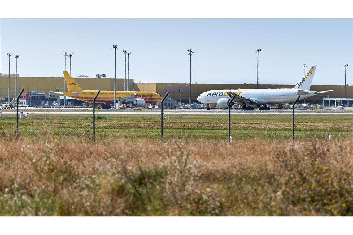 Nato befürchtet neue schwere Sabotageakte und Cyberangriffe Flugzeuge könnten nach Warnungen von Sicherheitsexperten ein Ziel von Sabotageakten sein. (Archivbild)