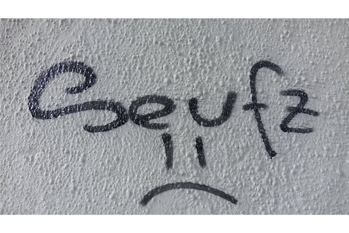 Warum uns tiefe Seufzer so guttun Forscher haben eine physikalische Erklärung für das befreiende Gefühl in der Brust gefunden, das sich nach einem tiefen Seufzer oft einstellt.