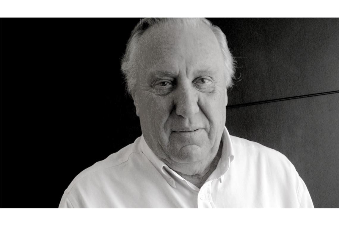 "Der Schakal": Britischer Autor Frederick Forsyth gestorben Forsyth arbeitete mehrere Jahre als Auslandskorrespondent und schrieb später Romane, die er in der Geheimdienstwelt spielen ließ. (Archivbild)