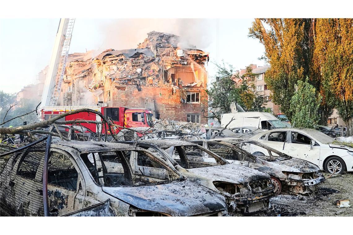 Viele Tote bei Luftangriffen - Kiew fordert neue Sanktionen Fotos zeigen schwere Verwüstungen.