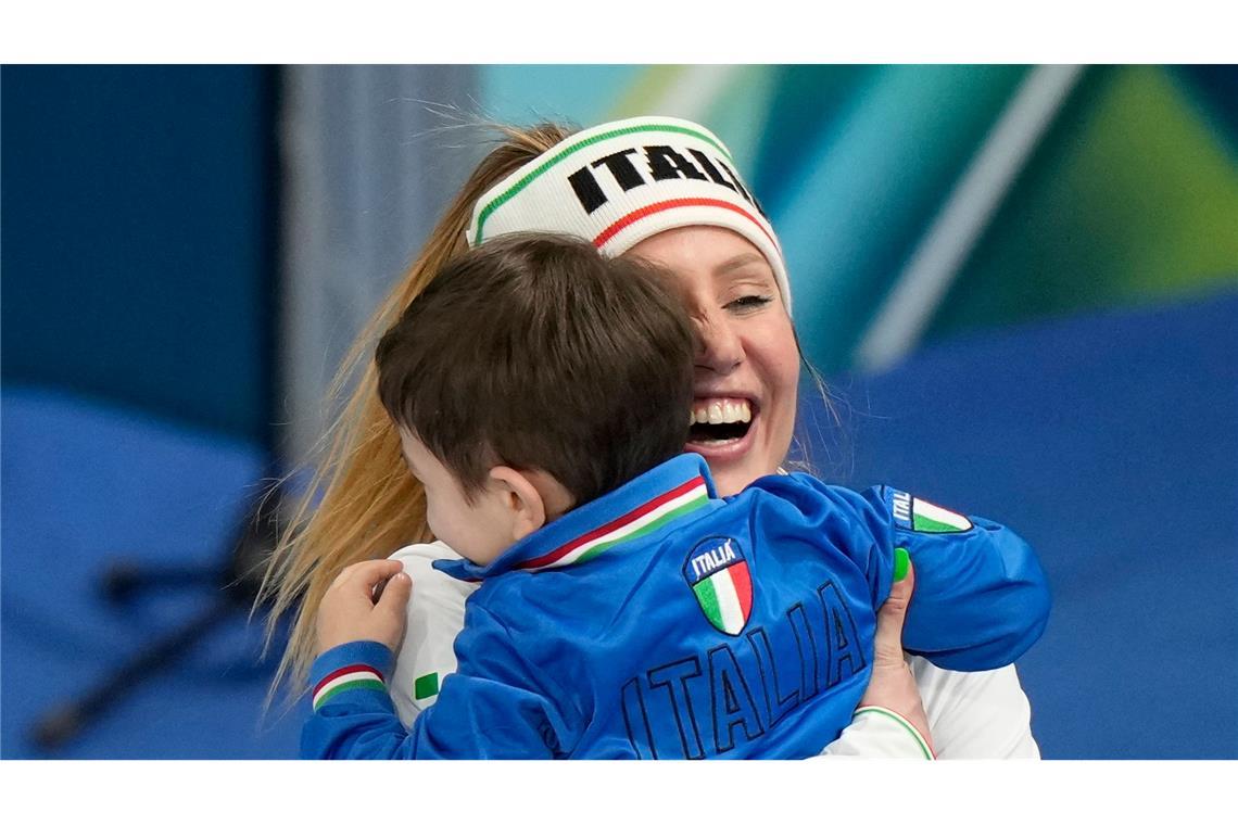 Francesca Lollobrigida feierte ihren Gold-Coup mit ihrem Sohn Tommaso.