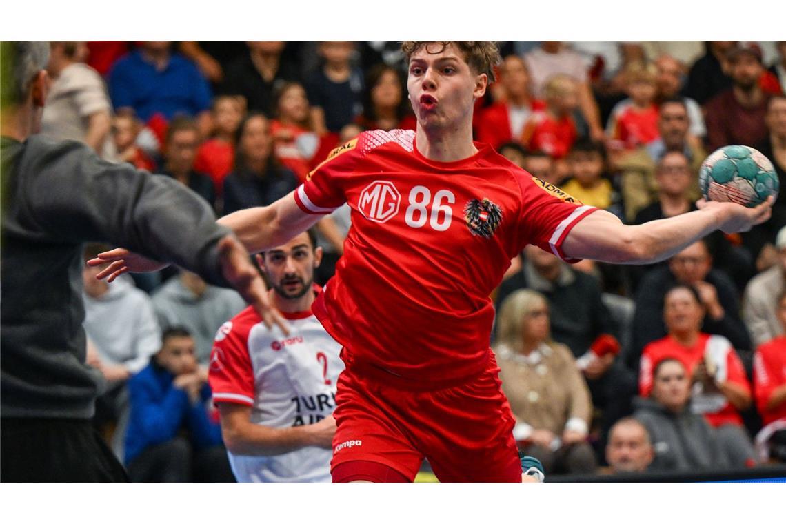 Diese Handballer aus der Region sind bei der WM am Ball Franko Lastro (21) ist in der österreichischen Nationalmannschaft Stammkraft auf Rechtsaußen. Bei Frisch Auf teilt er sich die Anteile mit dem schwedischen Routinier Andreas Flodman. Team Austria spielt bei der WM gegen Frankreich, Katar und Kuwait.